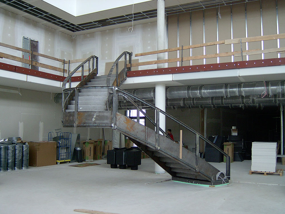 Fluchttreppe in Arbeit fluchttreppe-rohbau-aussentreppe